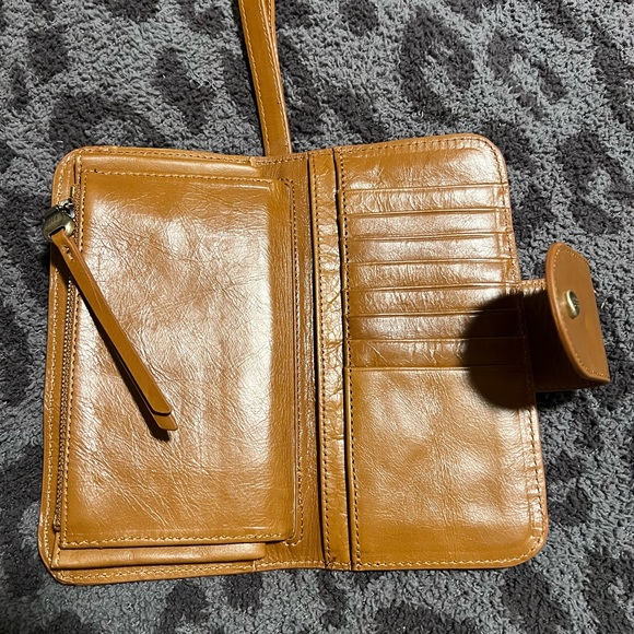 Brand new never used HOBO International camel colored wallet/clutch - Picture 6 of 9